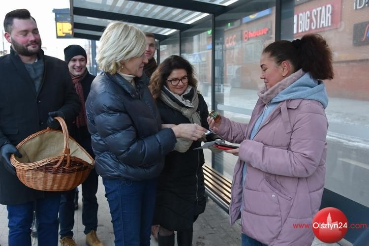 Słodkie życzenia od posłanki Urszuli Pasławskiej i młodych ludowców 