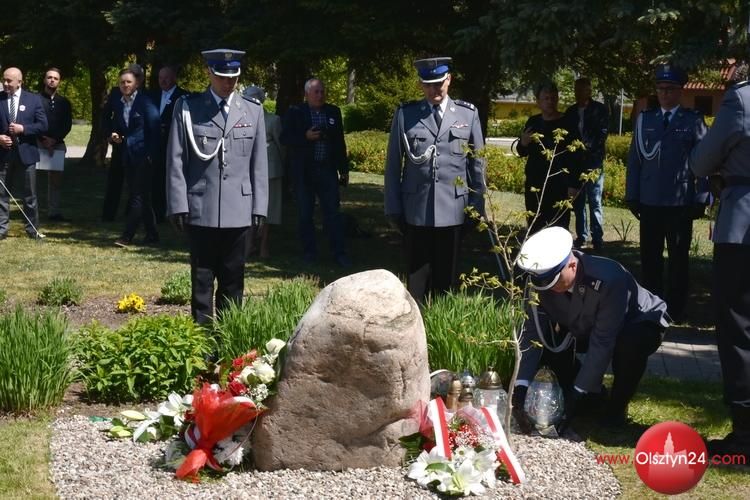 W Szkole Policealnej im. Prof. Religi posadzono trzeci Dąb Pamięci