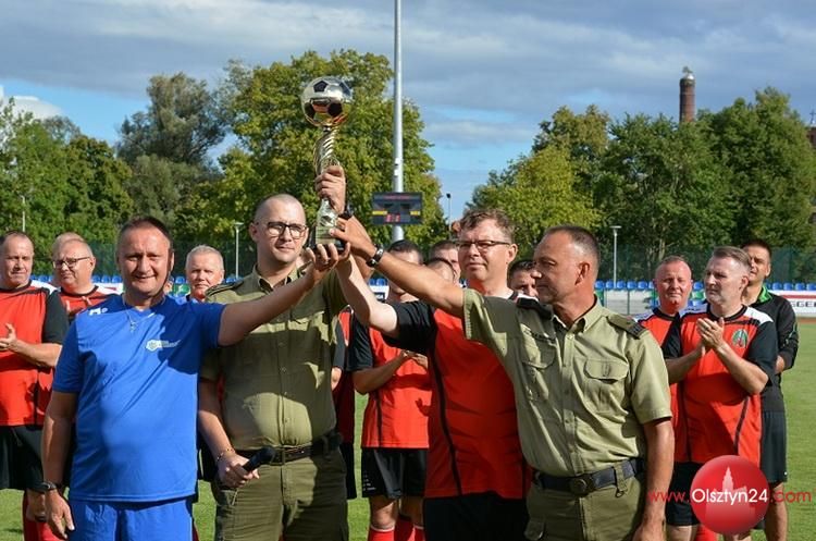 Mundurowi i samorządowcy rozegrali charytatywny mecz dla Jasia