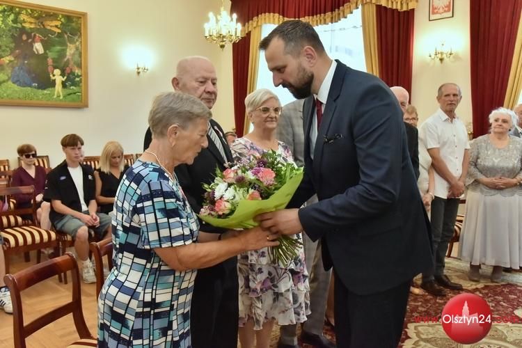 Długoletnich małżeństw w Olsztynie dostatek. Kolejne pary świętowały Złote Gody