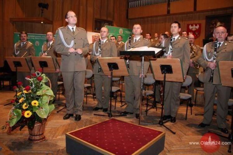 Orkiestra reprezentacyjna zagrała na początek jubileuszowych obchodów