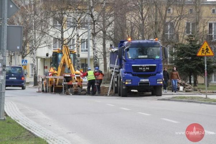 Ogrodzą, zagrodzą, zbudują...