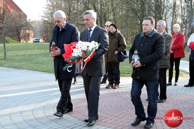 Uroczystość na Górce Kortowskiej przy obelisku upamiętniającym ofiary mordu katyńskiego