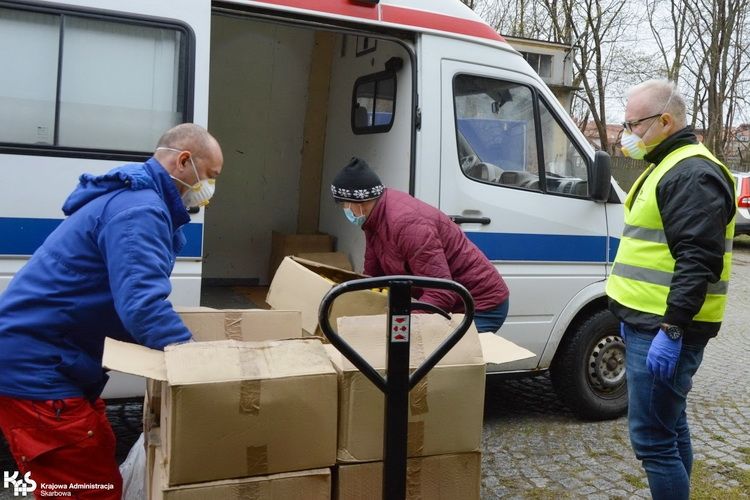 Olsztyńska „skarbówka” ponownie wsparła walkę z COVID-19