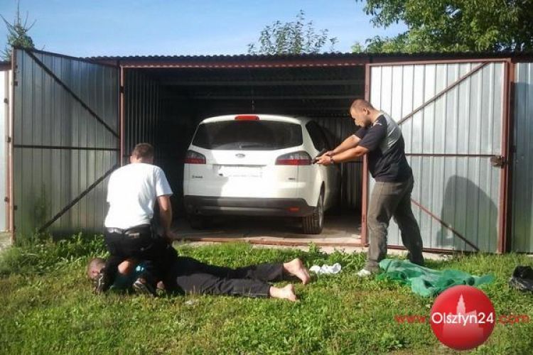 Policjanci rozbili grupę zajmującą się kradzieżami luksusowych samochodów