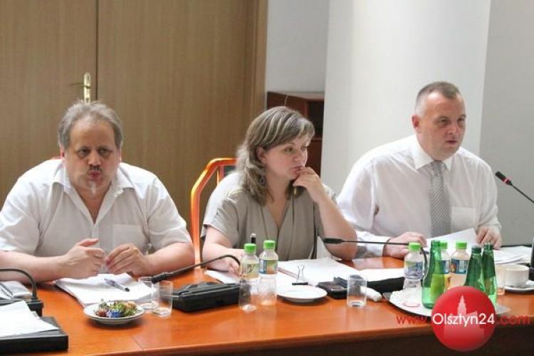 Zarząd Powiatu Olsztyńskiego z absolutorium za 2012 rok